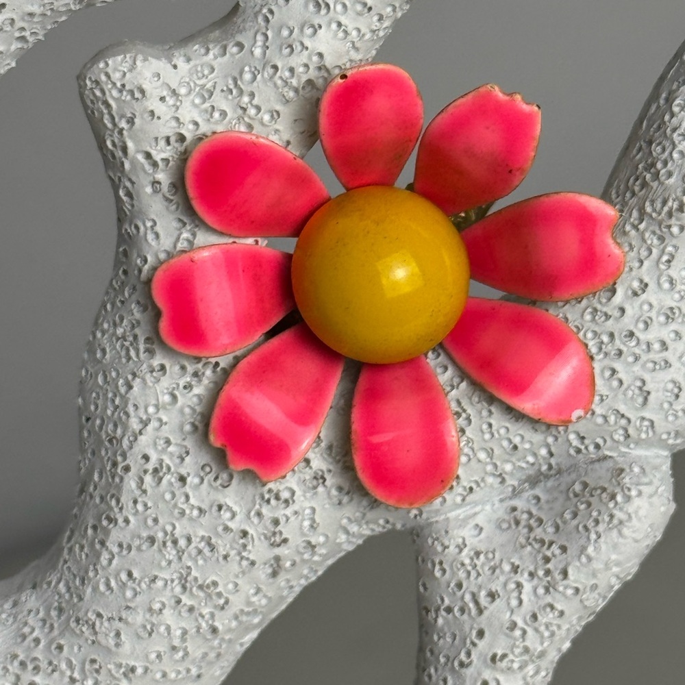 Flower Power 60s Hot Pink Enamel Ring